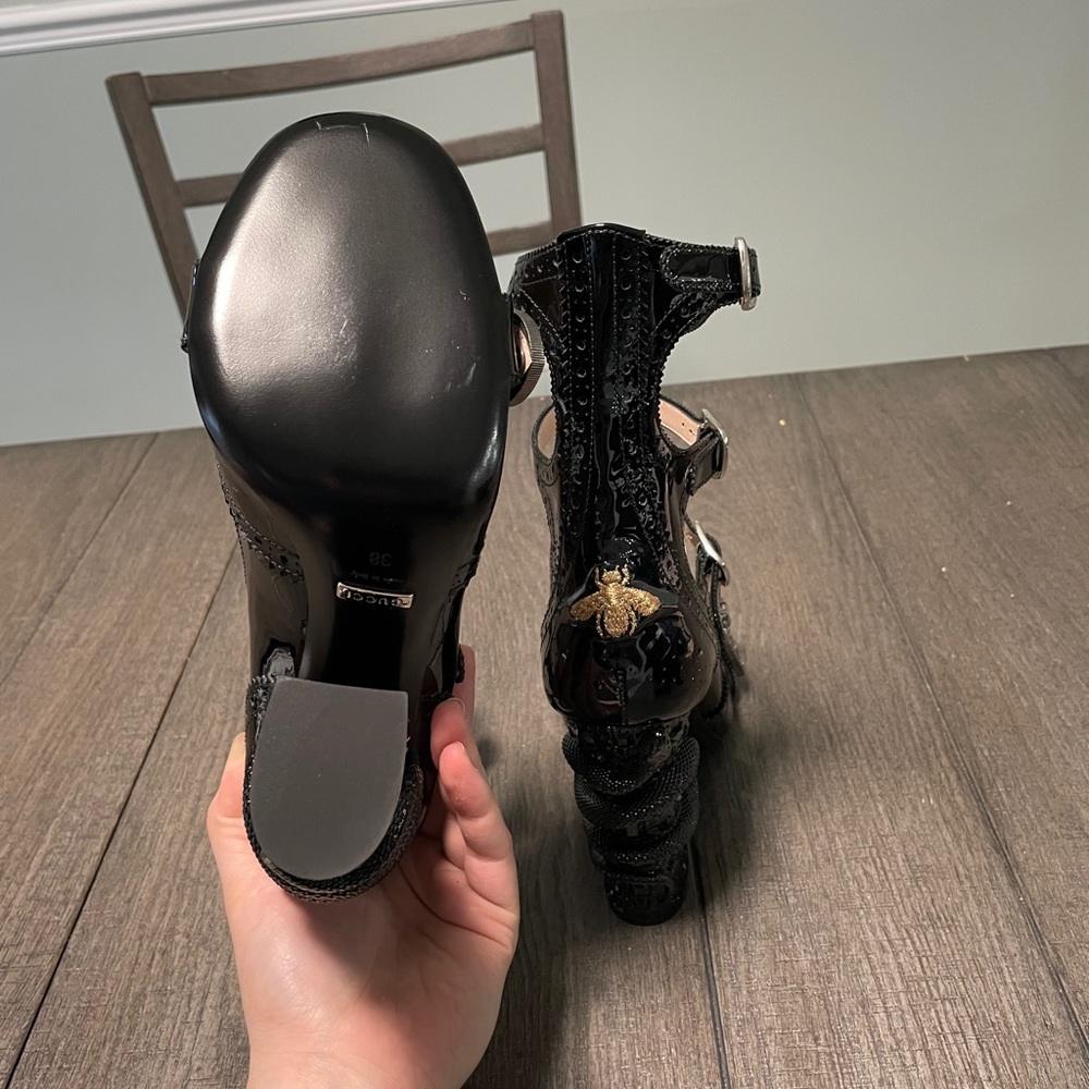 GUCCI PATENT LEATHER EMBELLISHED PUMPS - Picture 3 of 11